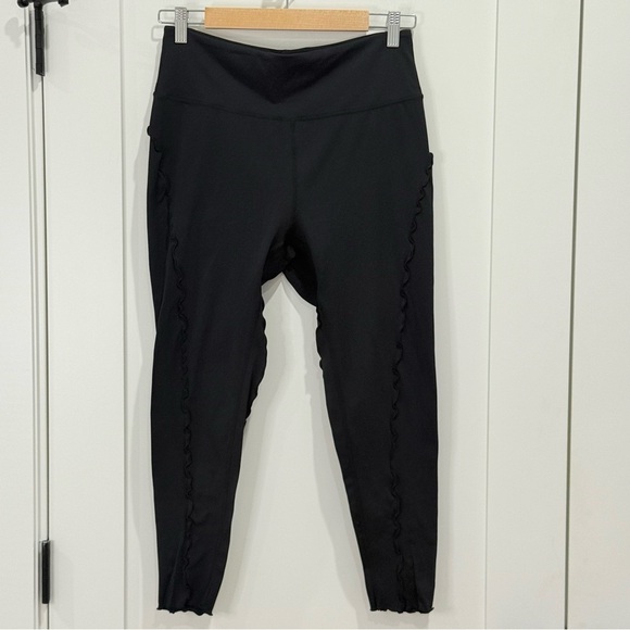 Free People Movement Hearts Aflutter Leggings Ruffle Seam Black Large High Rise - Picture 5 of 14